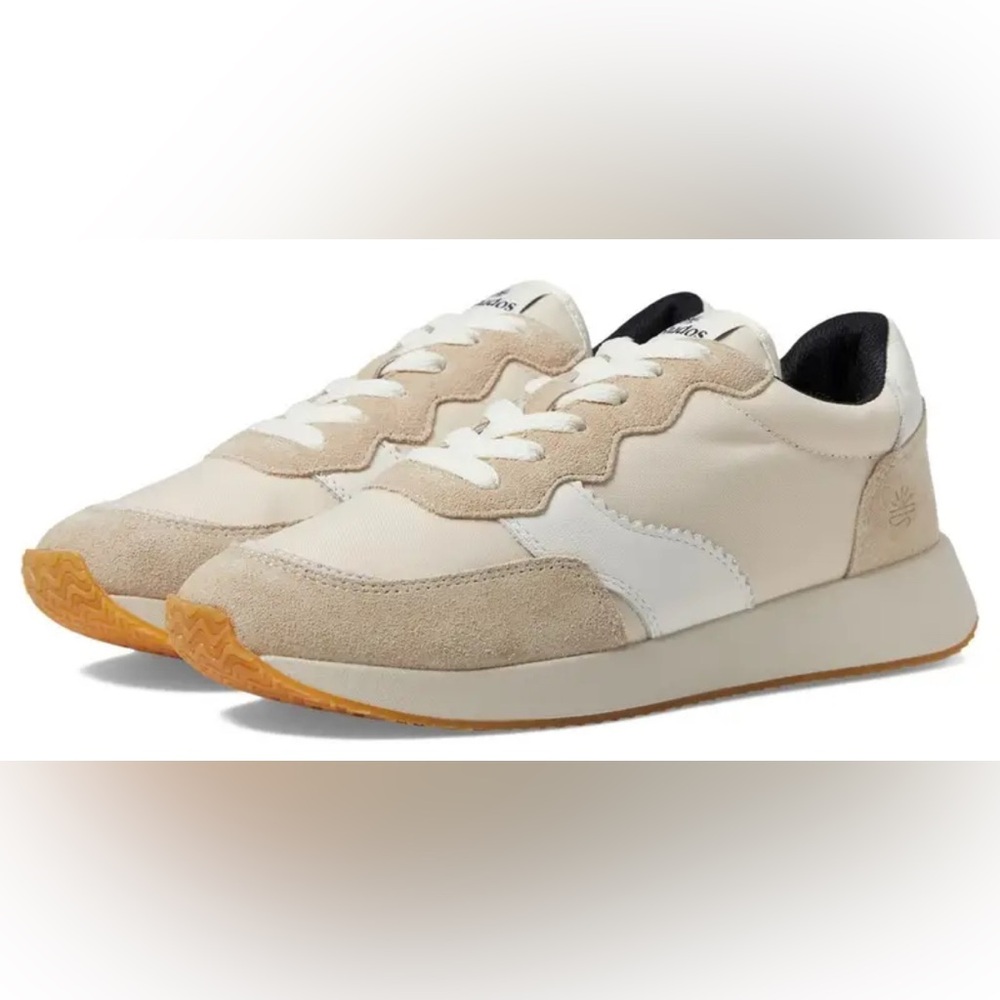 UEC Soludos Paradiso Retro Sneakers in a neutral white/beige sand Women’s Sz 8.5